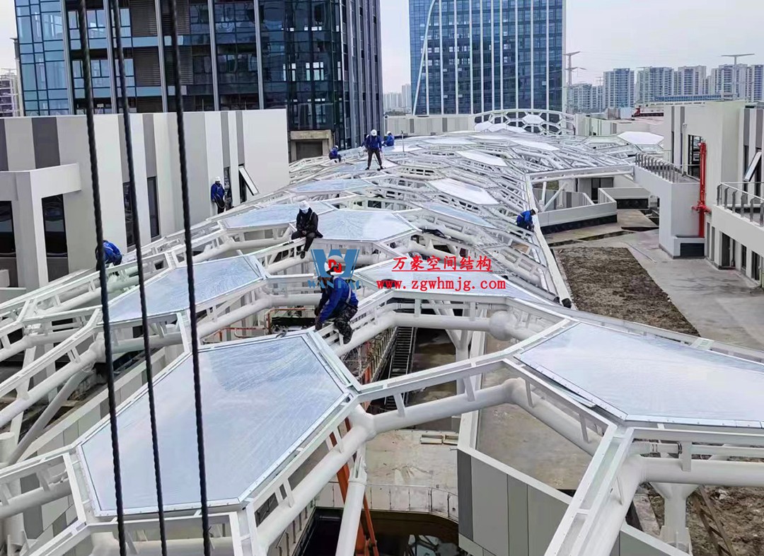 賦含夢幻色彩的商業街膜結構天幕，即將閃亮登場！