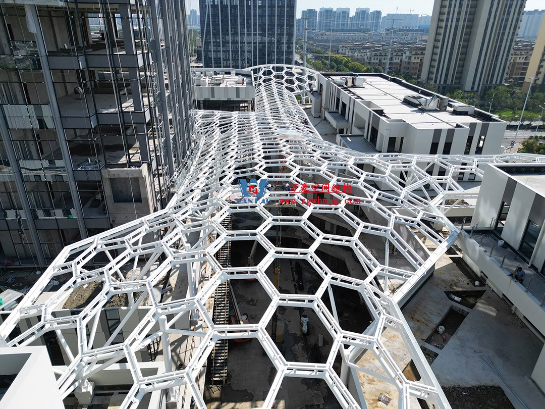 已完工，這個(gè)ETFE氣枕商業(yè)天幕閃亮登場(chǎng)！