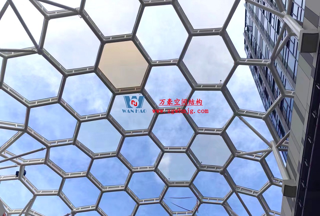 已完工，這個(gè)ETFE氣枕商業(yè)天幕閃亮登場(chǎng)！