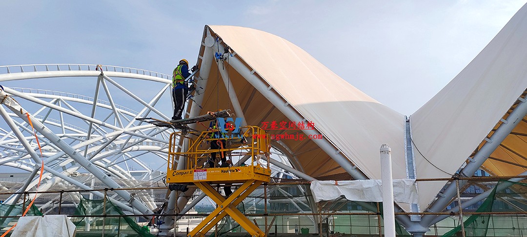 施工加速，這個PTFE膜結構天幕即將完工！