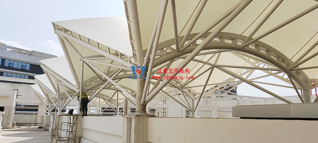 施工加速，這個PTFE膜結構天幕即將完工！