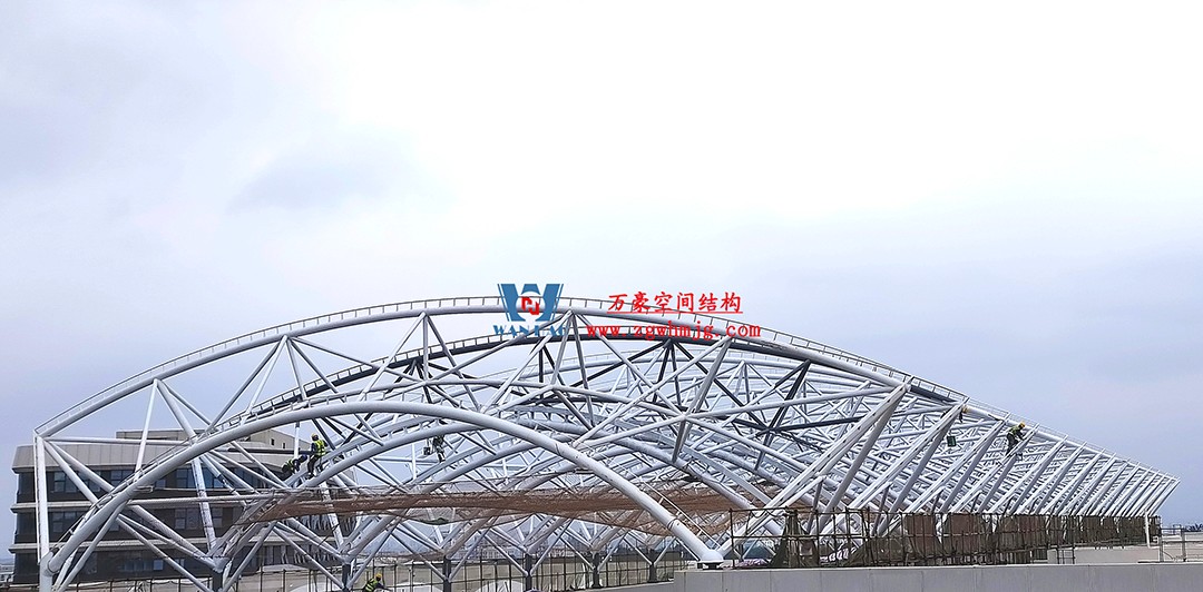 海南醫學院第一附屬醫院江東新院區連廊天幕順利完工