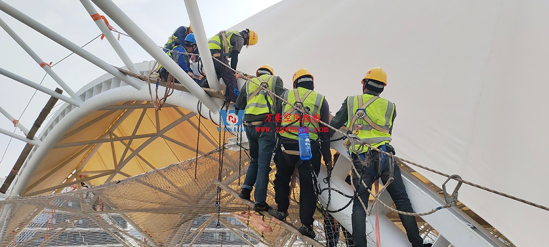海南醫學院第一附屬醫院江東新院區連廊天幕順利完工