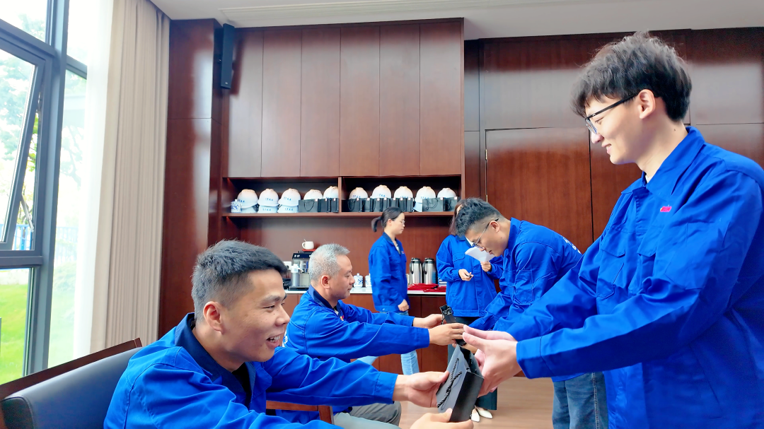 浙江萬豪空間結構集團有限公司隆重舉行“匠心傳承·共筑未來”師徒大會！